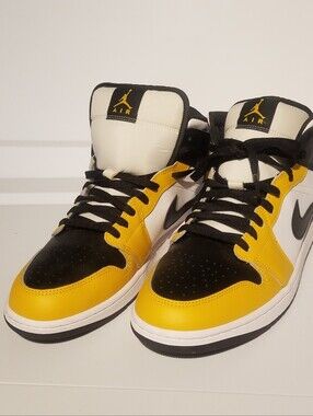 Men Nike Air Jordan Mid Shoes Sneakers Size 12 Black White Yellow